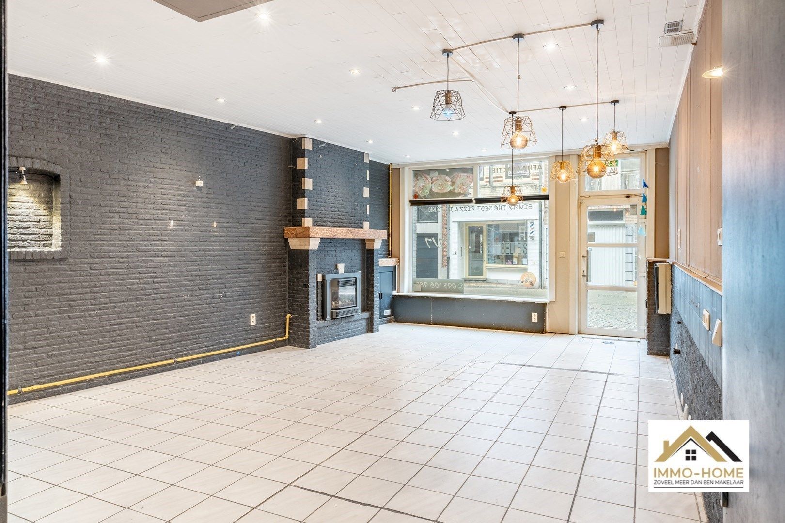 Handelspand/horeca op topligging te Lokeren foto {{pictureIndex}}