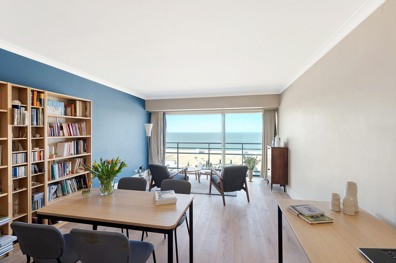 Pied-à-terre met frontaal zeezicht ideaal gelegen in het Zoute. foto 2