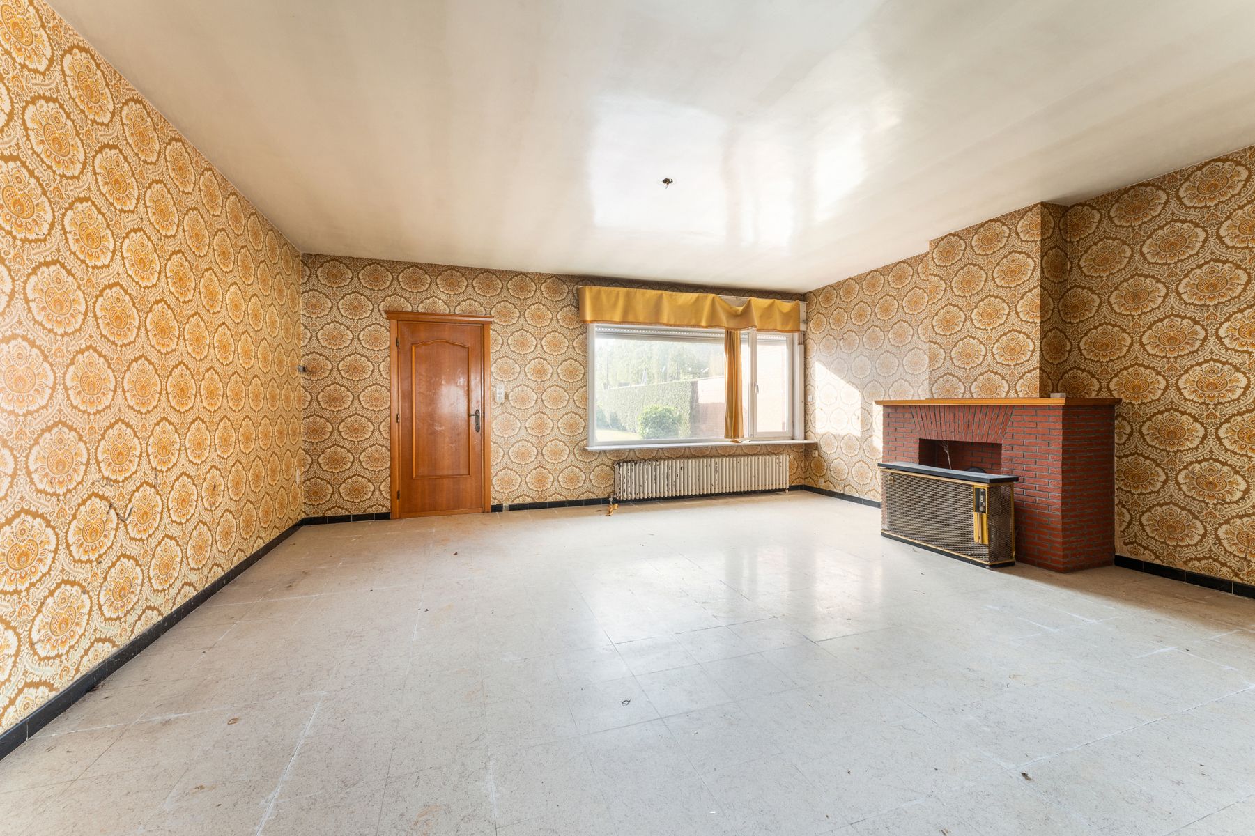 Te renoveren woning met 4 slaapkamers en garage op 432 m² foto 5