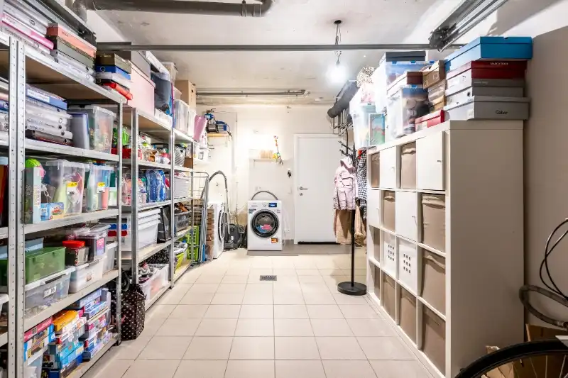 Halfopen bebouwing met praktische indeling in rustige woonwijk foto 10