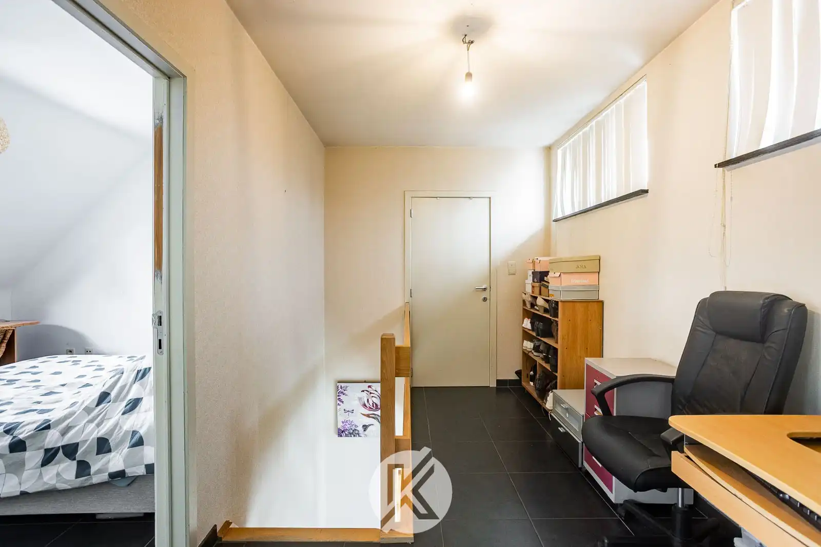 Moderne gezinswoning met aparte garage foto 14