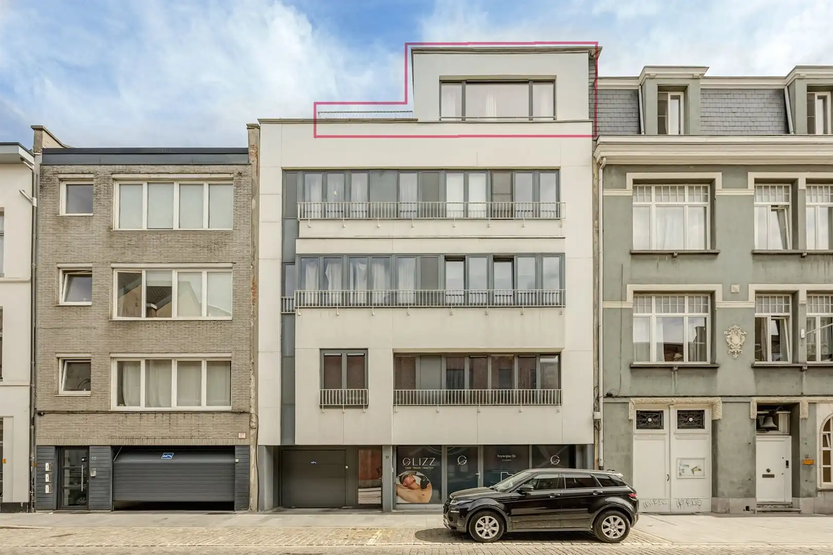 TOPLIGGING in het hart van de stad!! Studio-appartement mét terras! foto {{pictureIndex}}