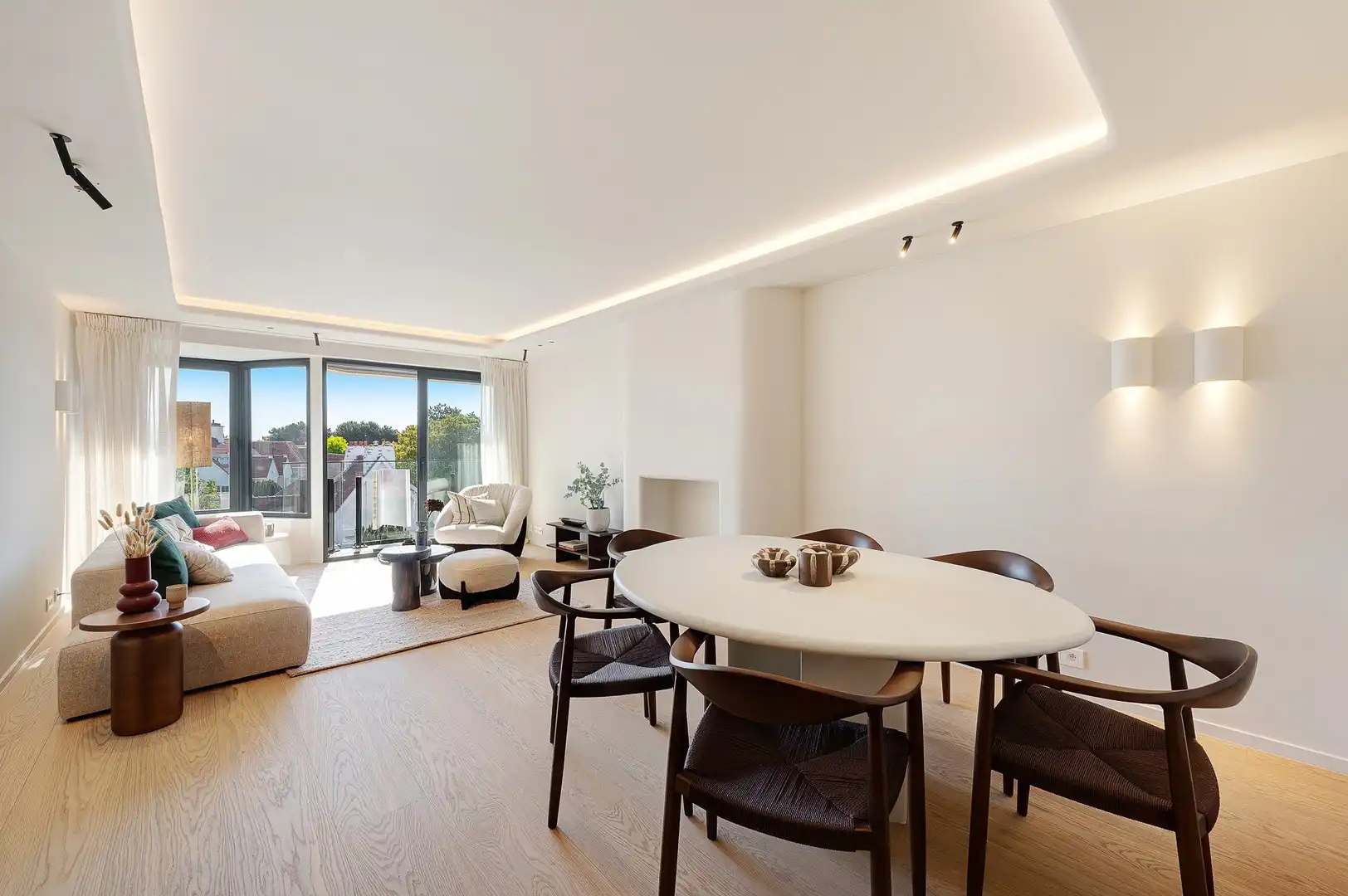 Prachtig gerenoveerd appartement nabij het centrum en de zee met open zichten. foto 3
