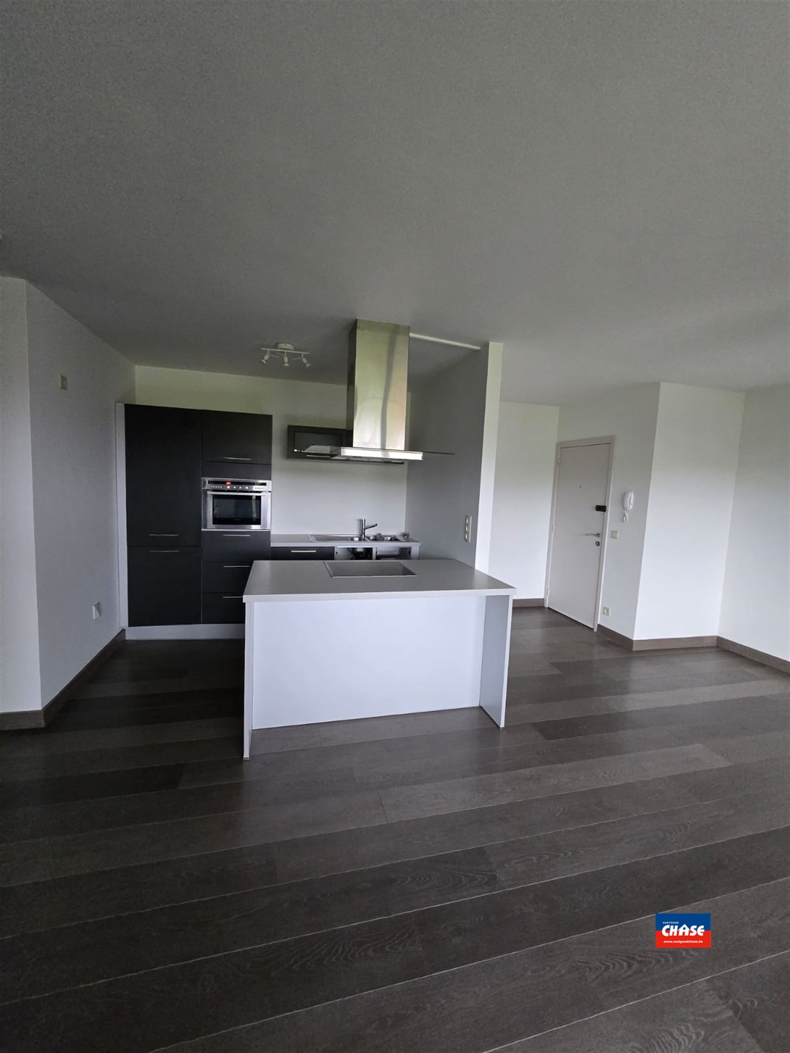 Ruim appartement met 1 slaapkamer en terras foto 4