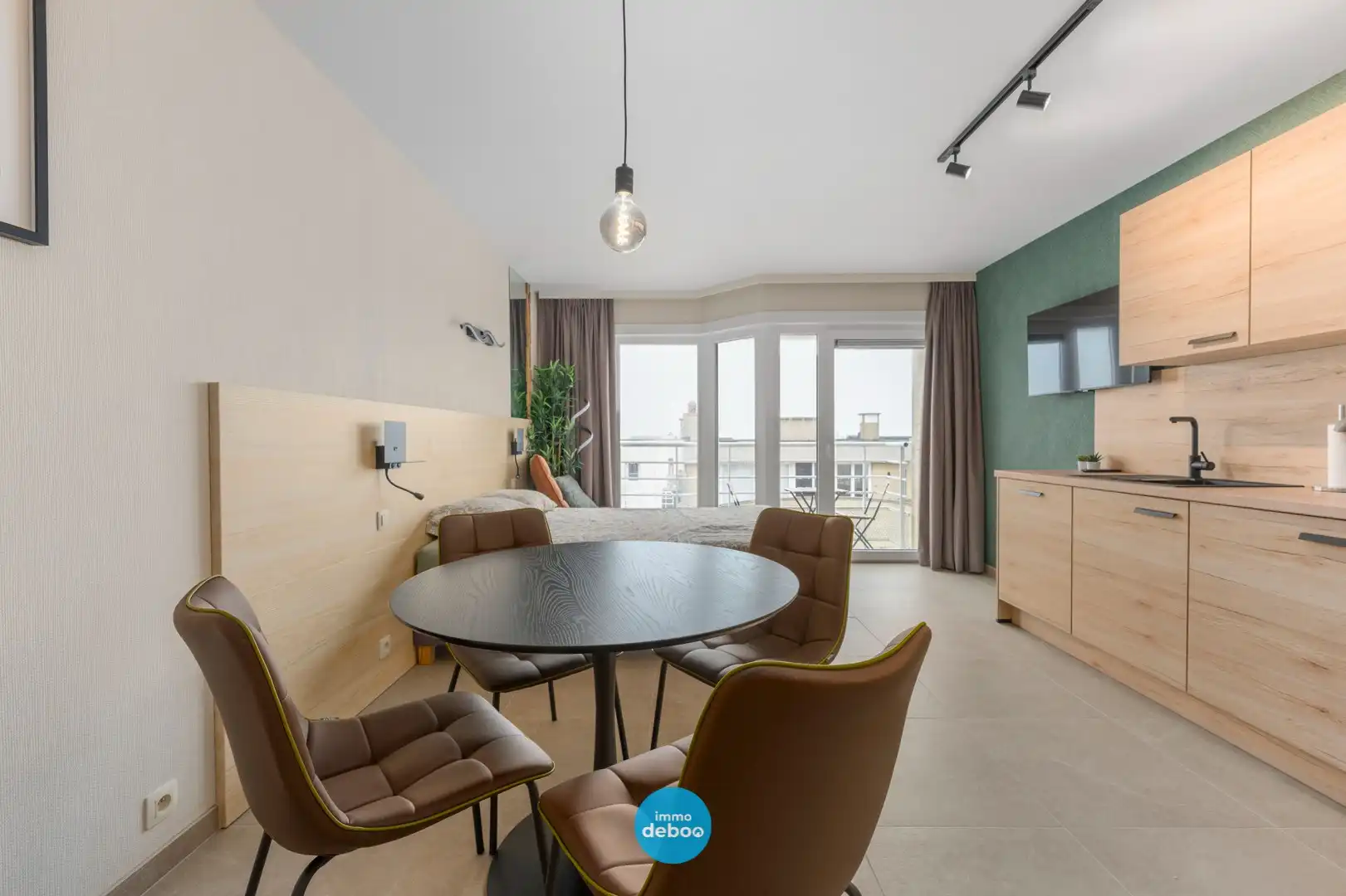 Prachtig gerenoveerde studio met zonneterras foto 10