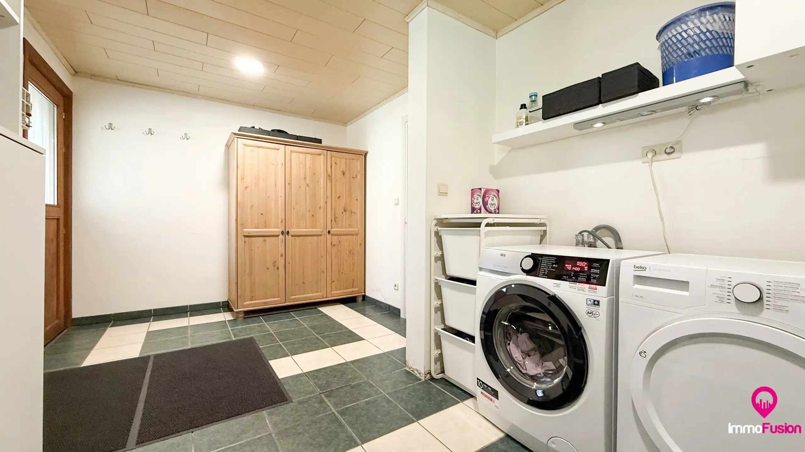 Charmante woning met 5 slaapkamers op een ruim perceel! foto 28