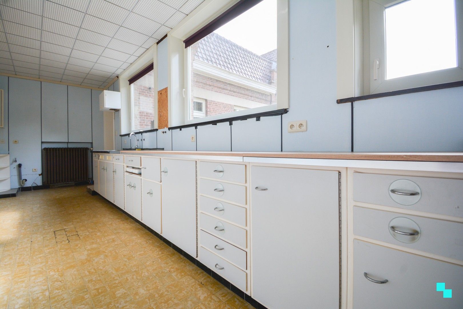 Prachtige eclectische burgerwoning in hartje Izegem foto 12