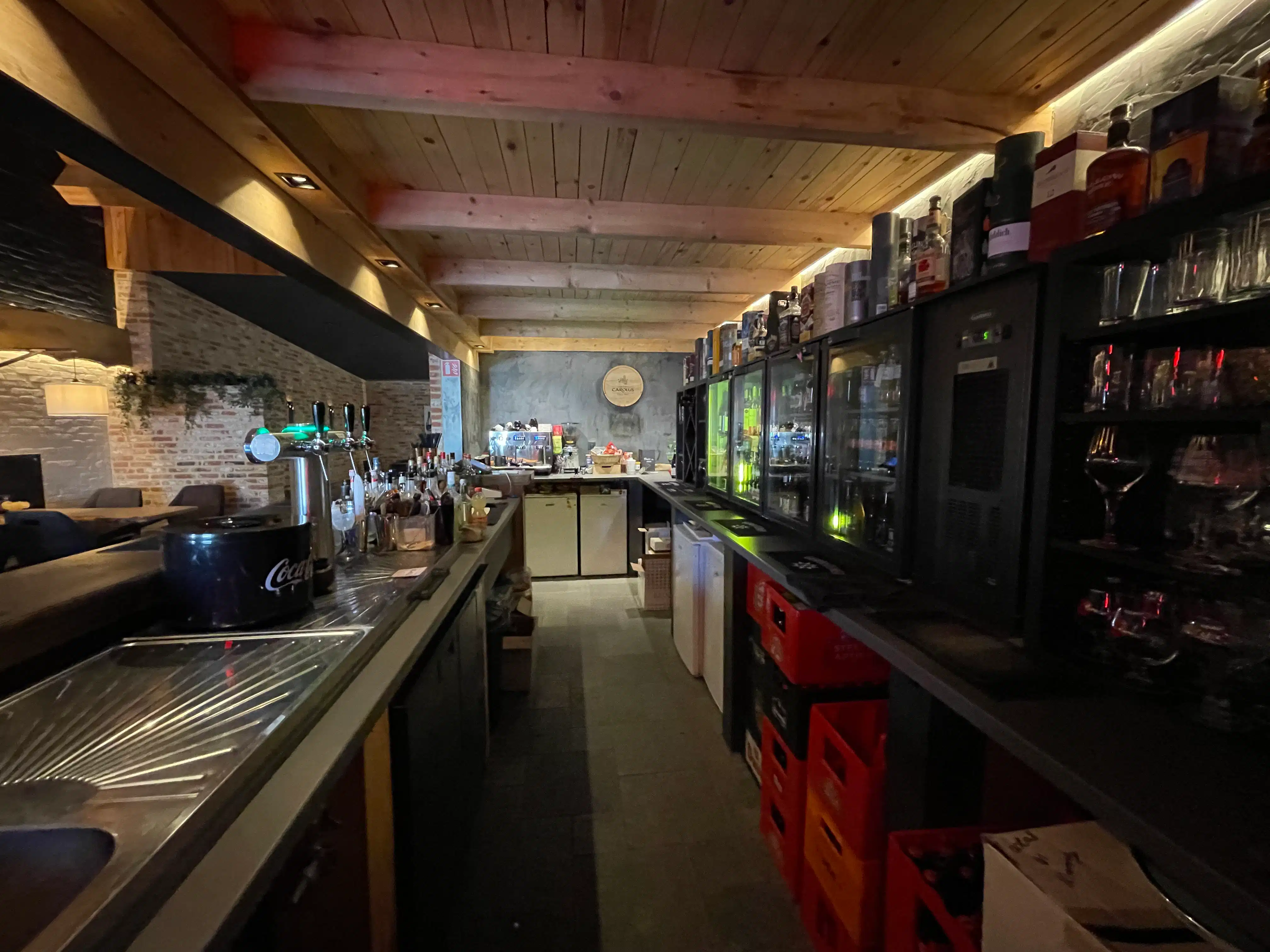 Unieke whisky en wijnbar foto 6