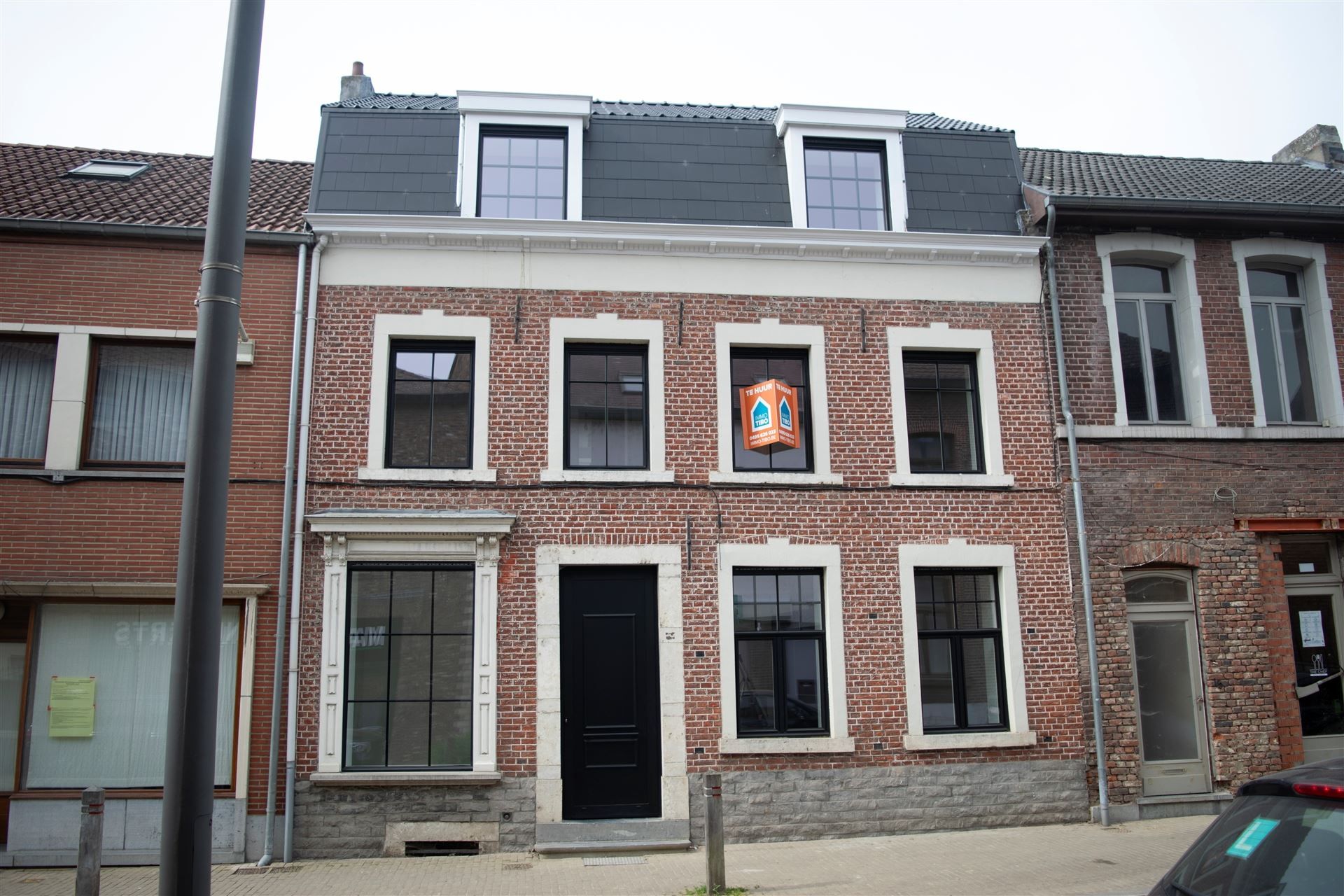 Prachtig gerenoveerde woning met tuin foto {{pictureIndex}}