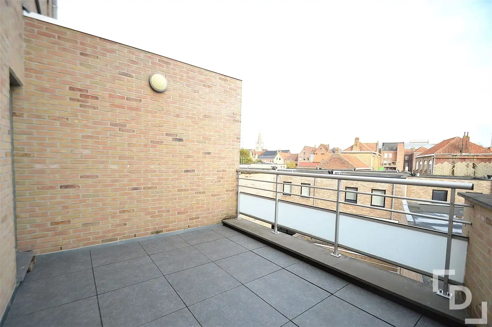 Energiezuinig en ruim appartement in centrum Ieper foto 11