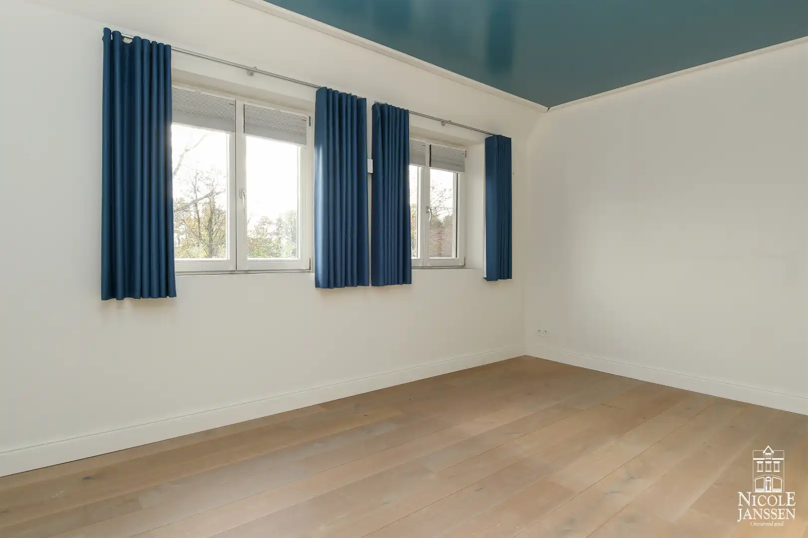 Schitterend landhuis in pastoriestijl met prachtige tuin op een rustige locatie foto 28