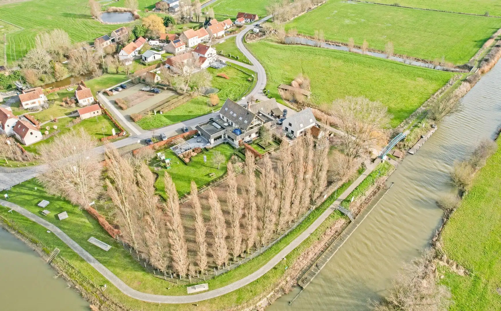 Restaurant met privéwoning en 2 B&B-kamers op 4.370 m² foto 2