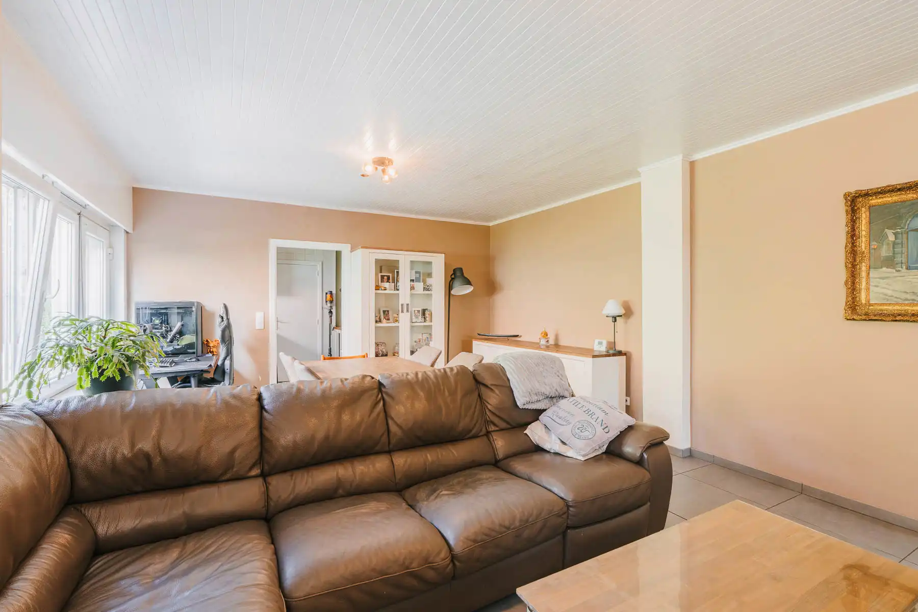 Halfopen bebouwing met centrale ligging foto 8