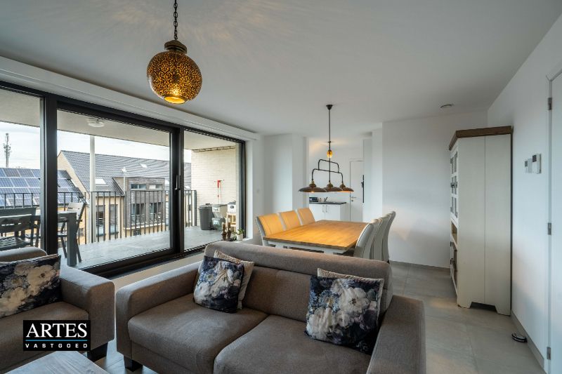 Recent appartement met 3 slaapkamers en ruim terras foto 6