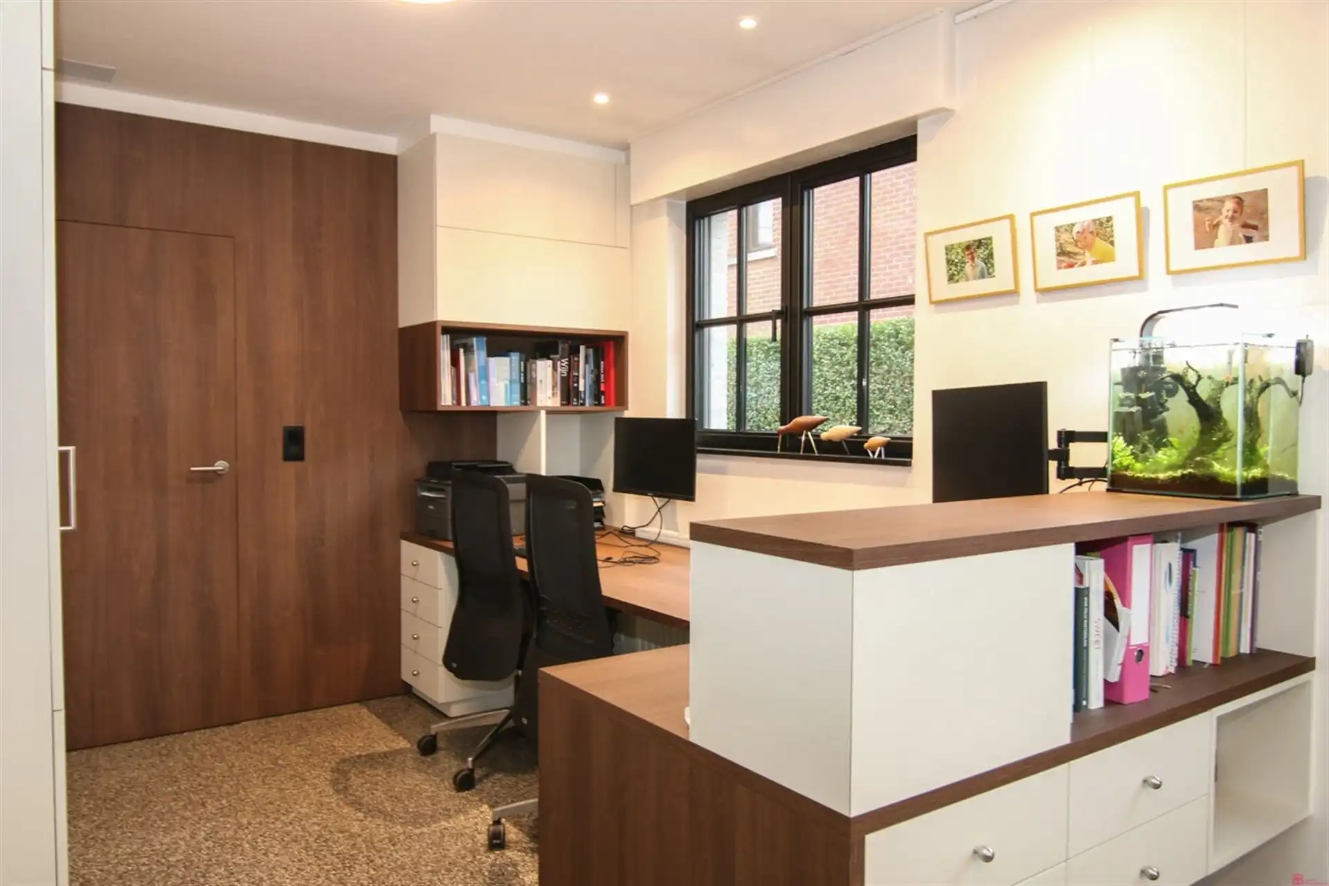 Prachtig vernieuwde halfopen woning op Pius-X foto 13