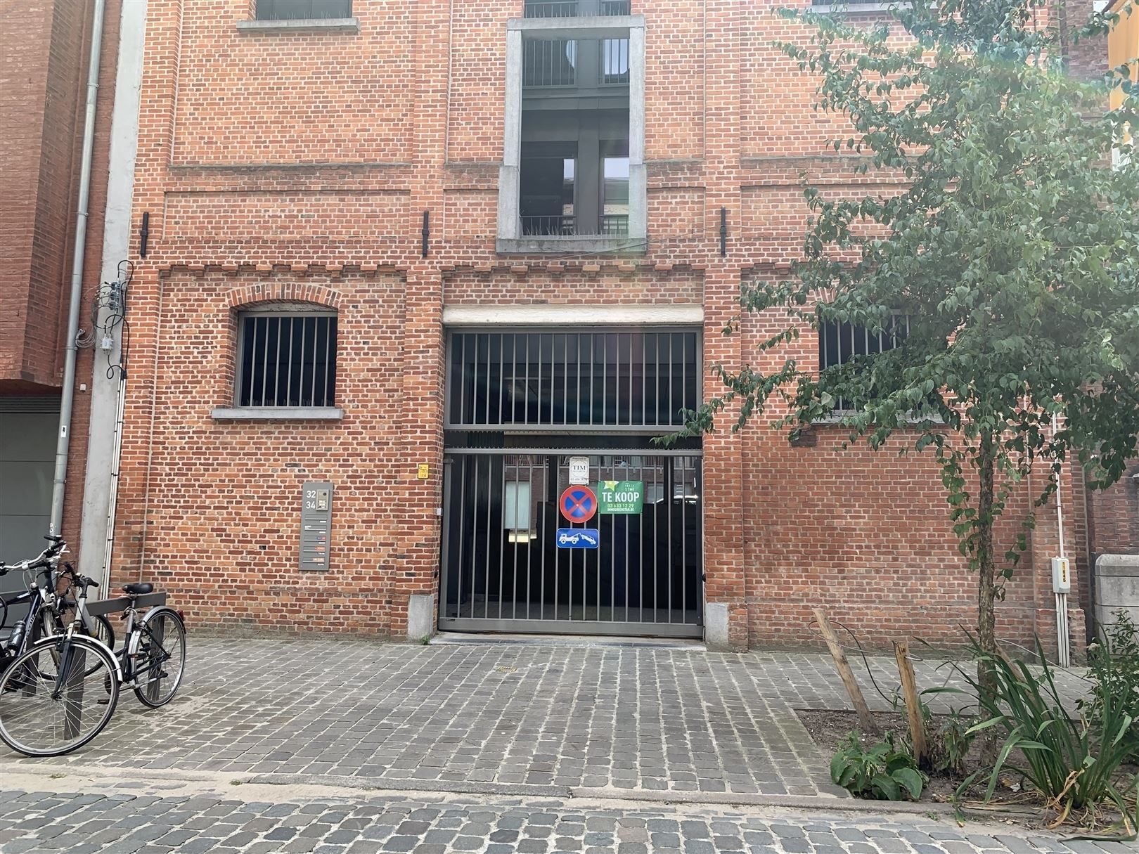 Ondergrondse parkeerplaats nabij 't Eilandje (Antwerpen) foto {{pictureIndex}}