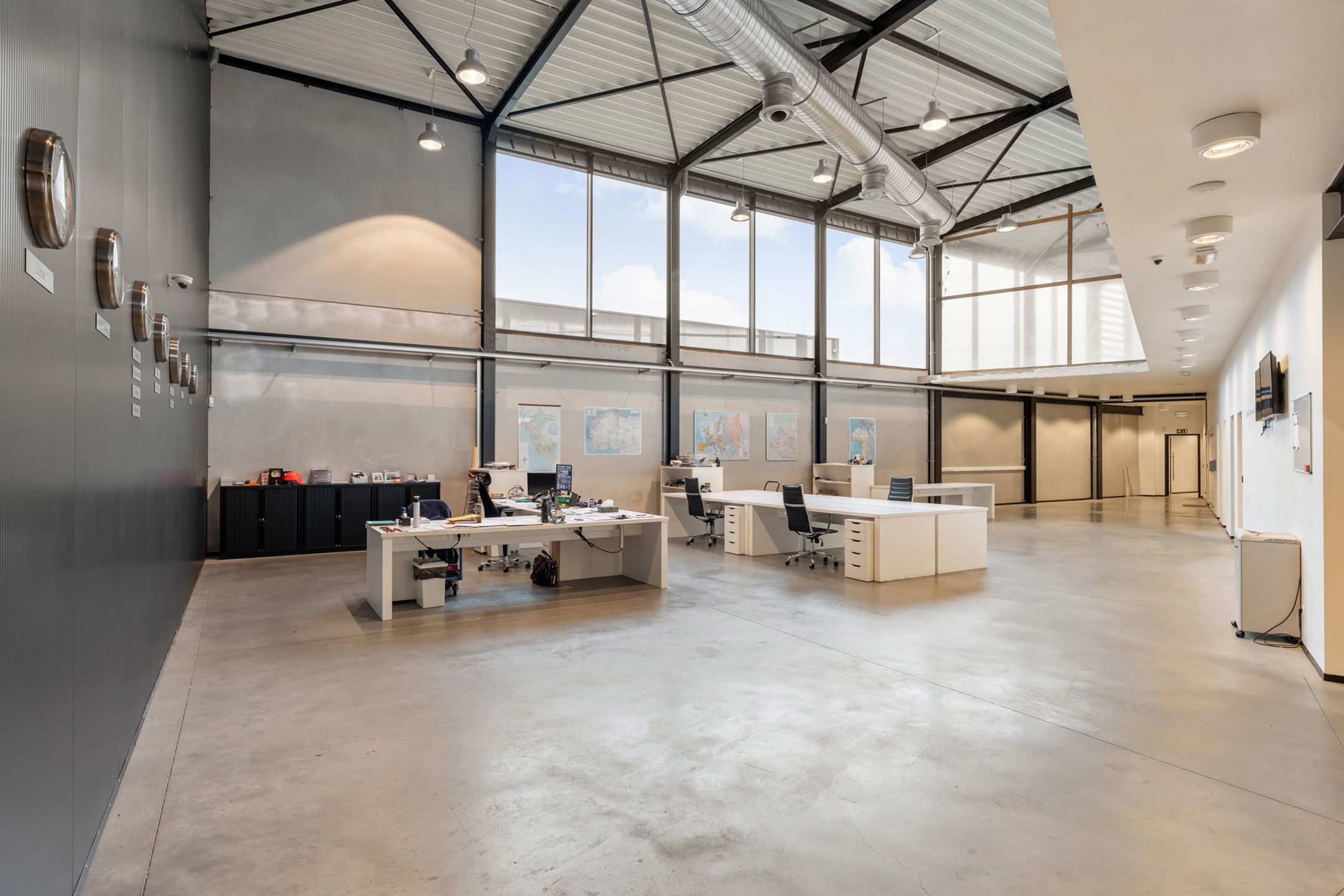 Uitzonderlijk bedrijfsgebouw op Genk-Noord foto 4