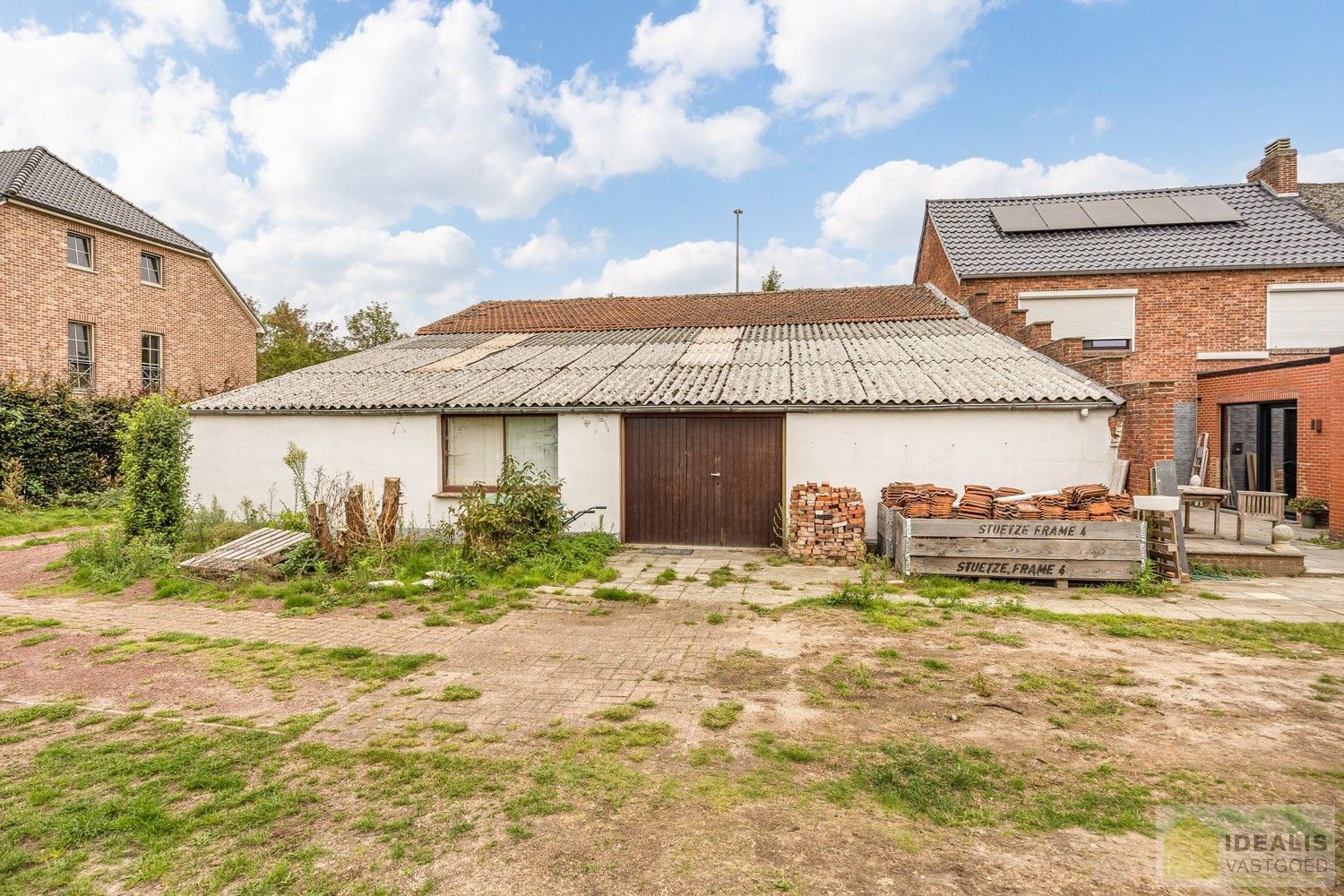 IDEALIS VASTGOED – LOODS/OPSLAGRUIMTE (+-220M²) UITERST GESCHIKT VOOR WIE OP ZOEK IS NAAR RUIMTE EN OPSLAG IN HET CENTRUM VAN PEER OP EEN ZEER GUNSTIGE LOCATIE! foto 9