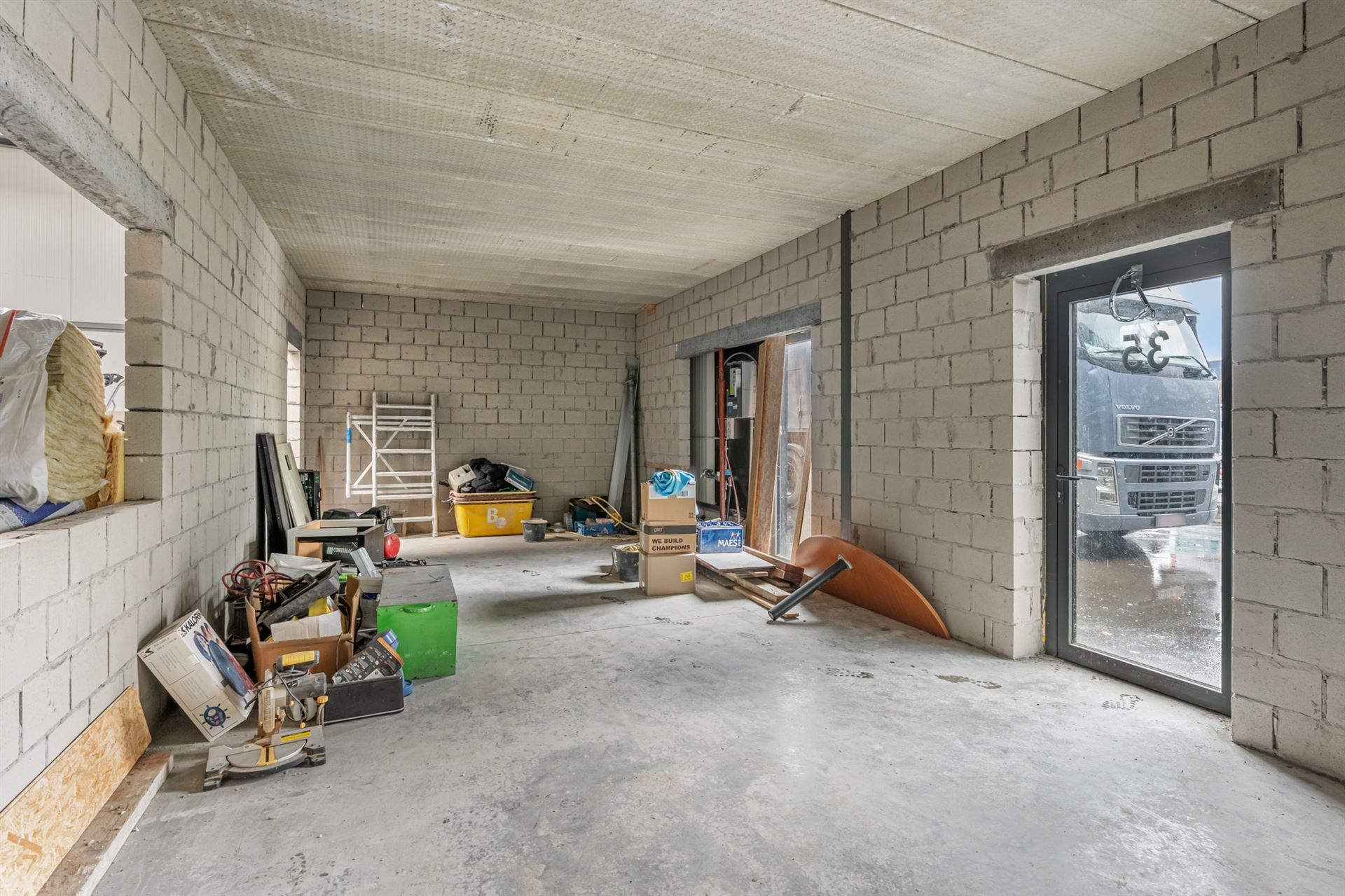 Industrieel gebouw, magazijn, opslagplaats. foto 12