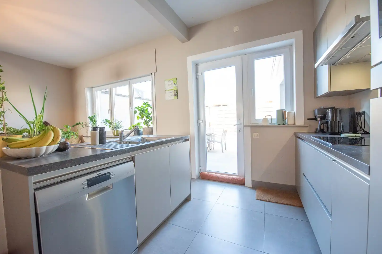 Charmante en goed onderhouden woning te huur nabij station van Waregem foto 7