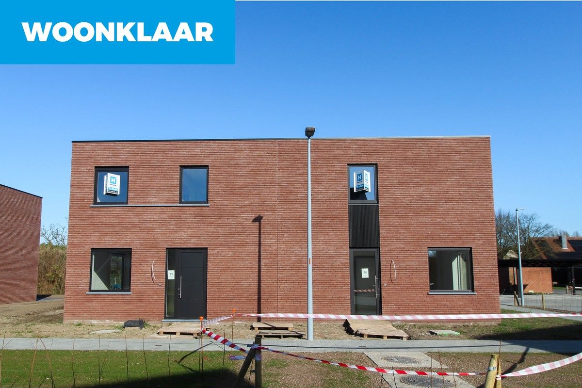 Laatste moderne halfopen nieuwbouwwoningen te Sijsele foto {{pictureIndex}}