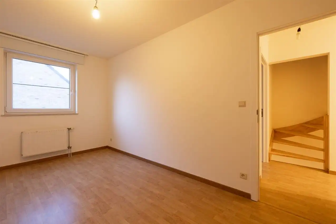 Stadswoning met vier slpk, garage te midden van centrum foto 13