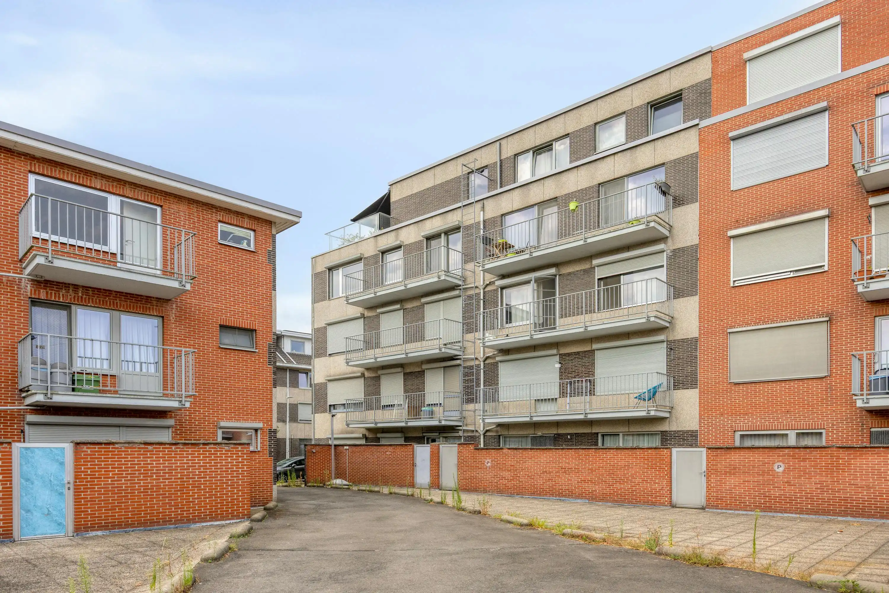 Drie slaapkamer appartement met garagebox en berging in het centrum van Hasselt foto 19