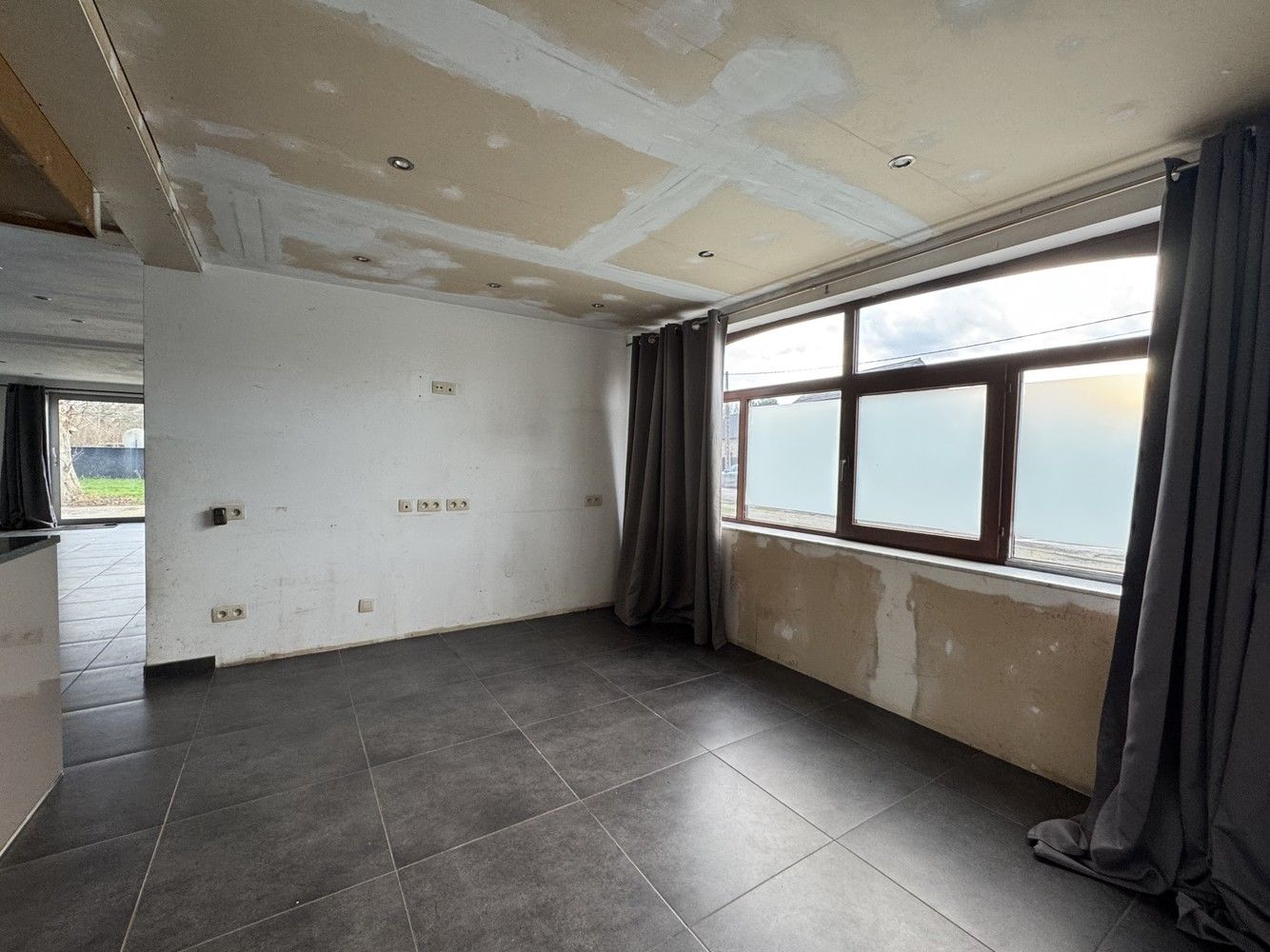 Te renoveren woning op een mooi perceel van 9a78ca foto 12