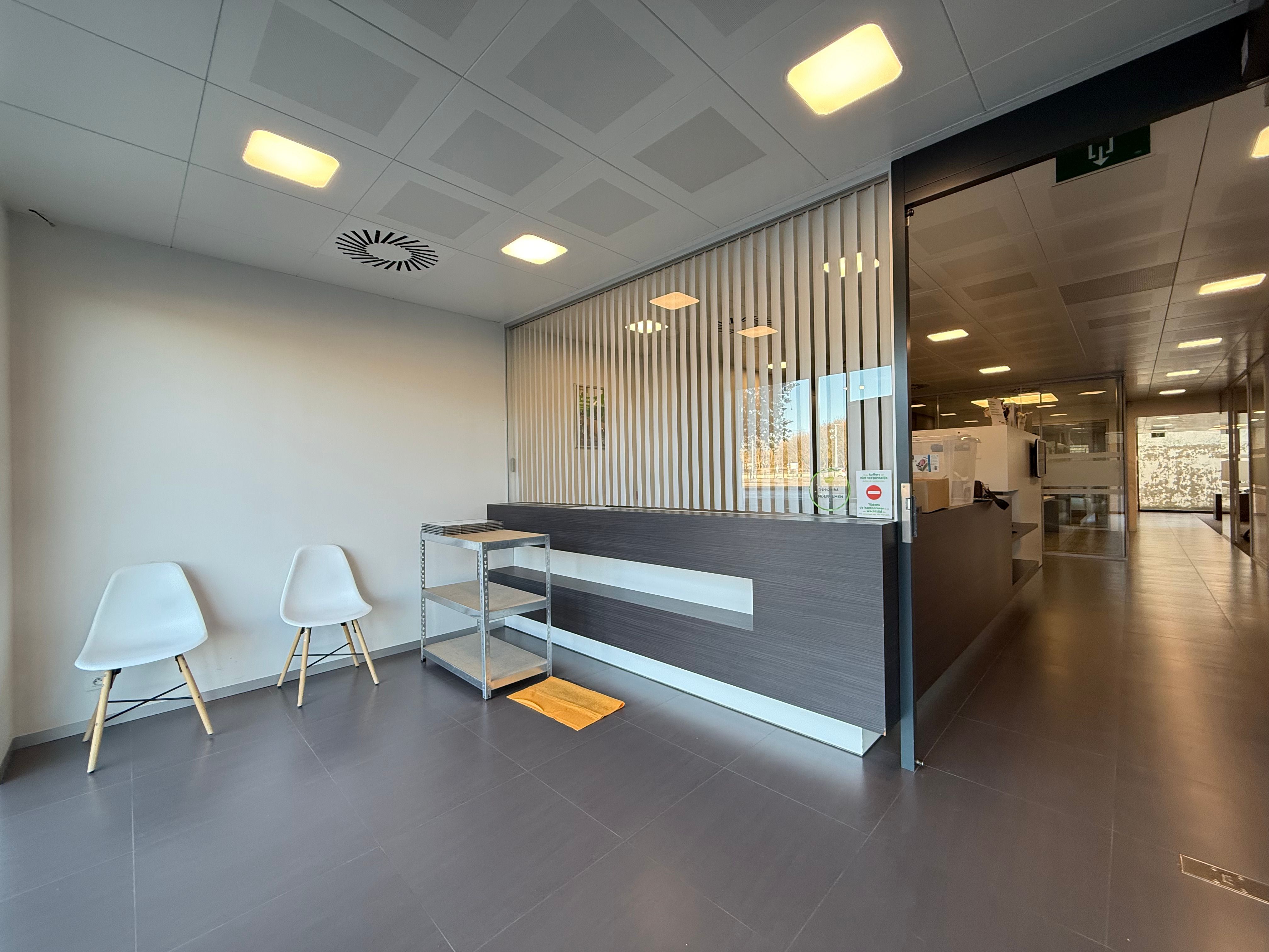 Handelsgelijkvloers 200 m² foto 2