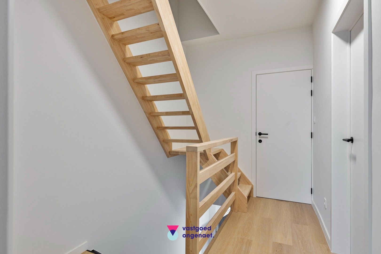 Instapklare, recent gerenoveerde woning op toplocatie in Laarne foto 9