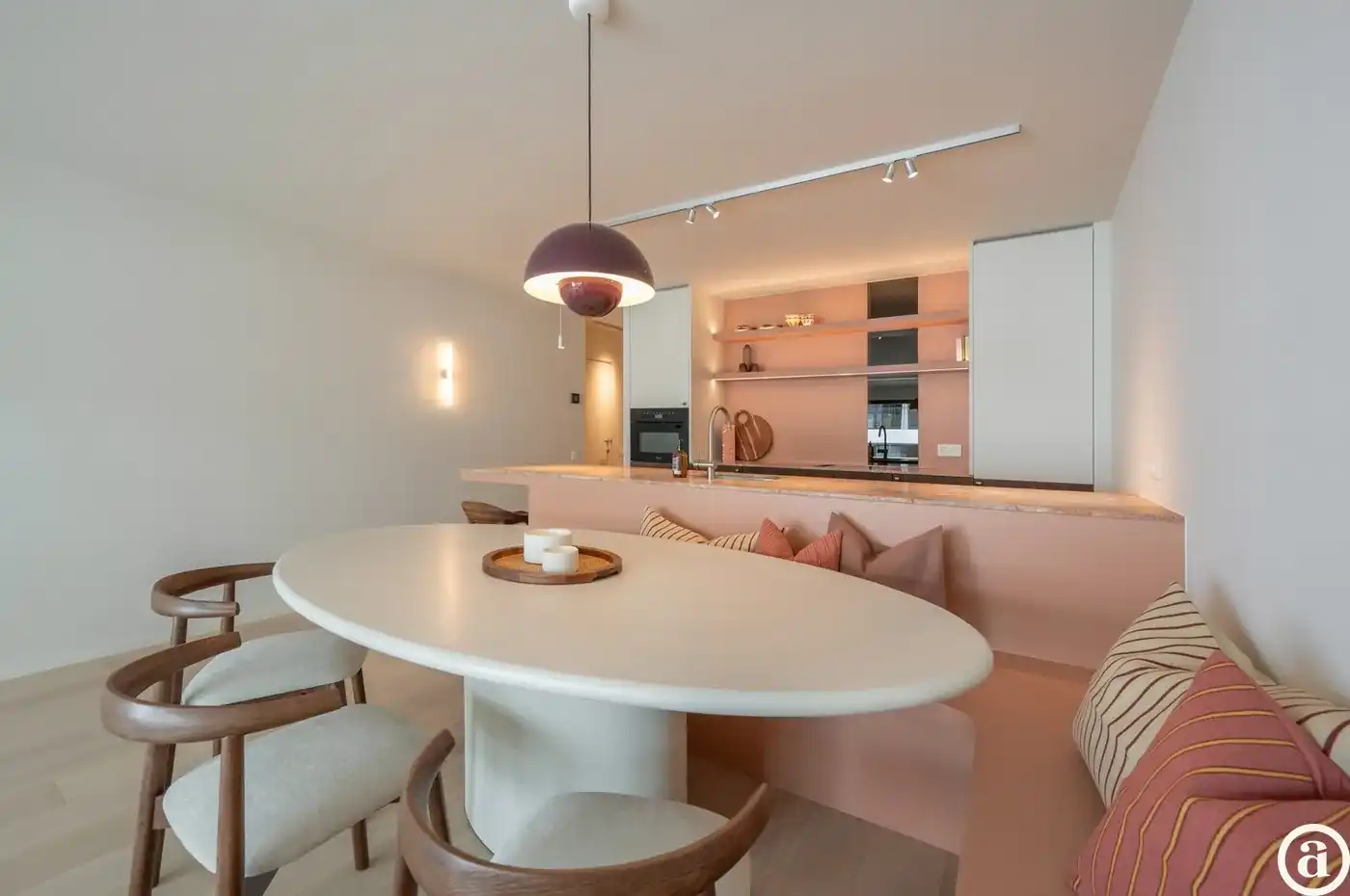 Stijlvol gerenoveerd 3-slaapkamerappartement op topligging in hartje Knokke. foto 5
