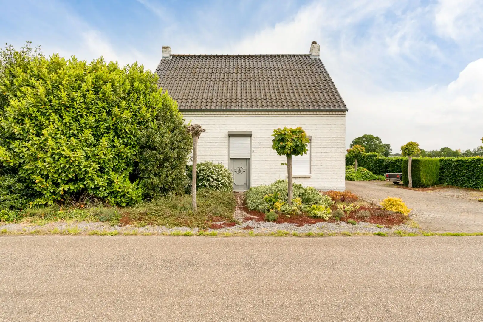Ruime, zeer rustig gelegen woning op een perceel 29a90ca te Molenbeersel - een deelgemeente van Kinrooi!  foto 4
