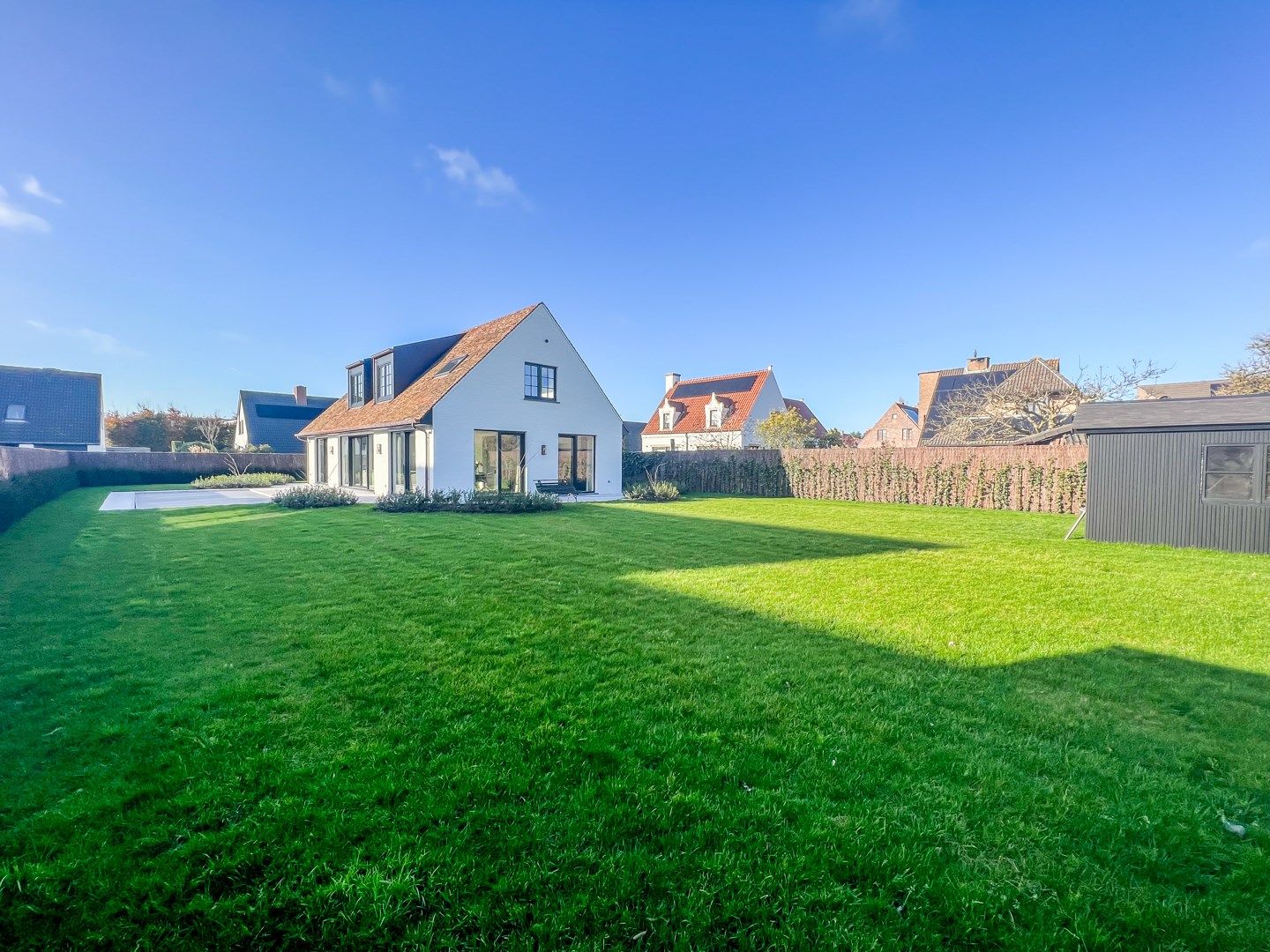 Volledig gerenoveerde, alleenstaande villa met zwembad rustig gelegen aan de rand van Knokke. foto 23