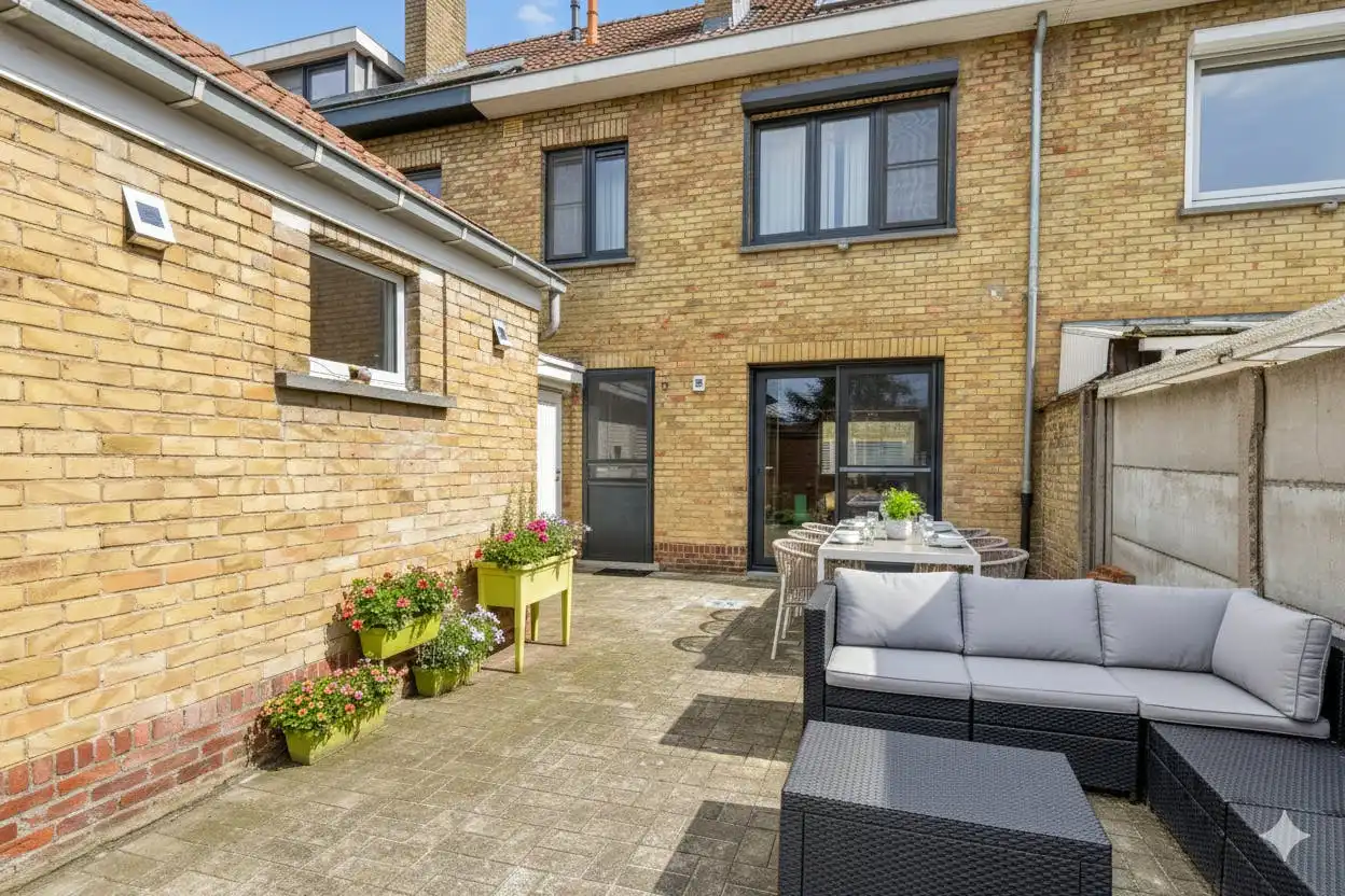 Instapklare gezinswoning met gezellige tuin in Torhout foto 16