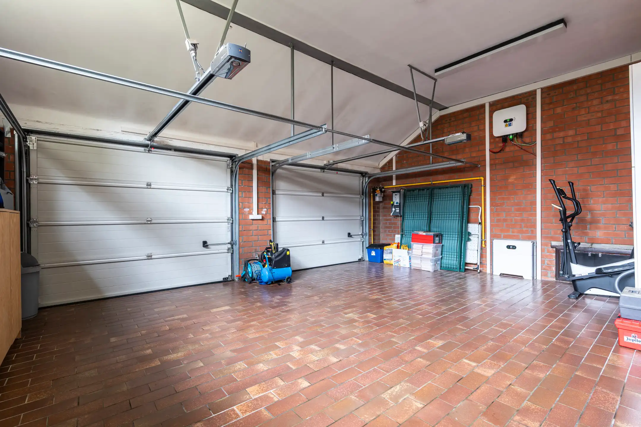 Ruime, recent gerenoveerde villa met 5 slpks op 2.430 m² foto 27