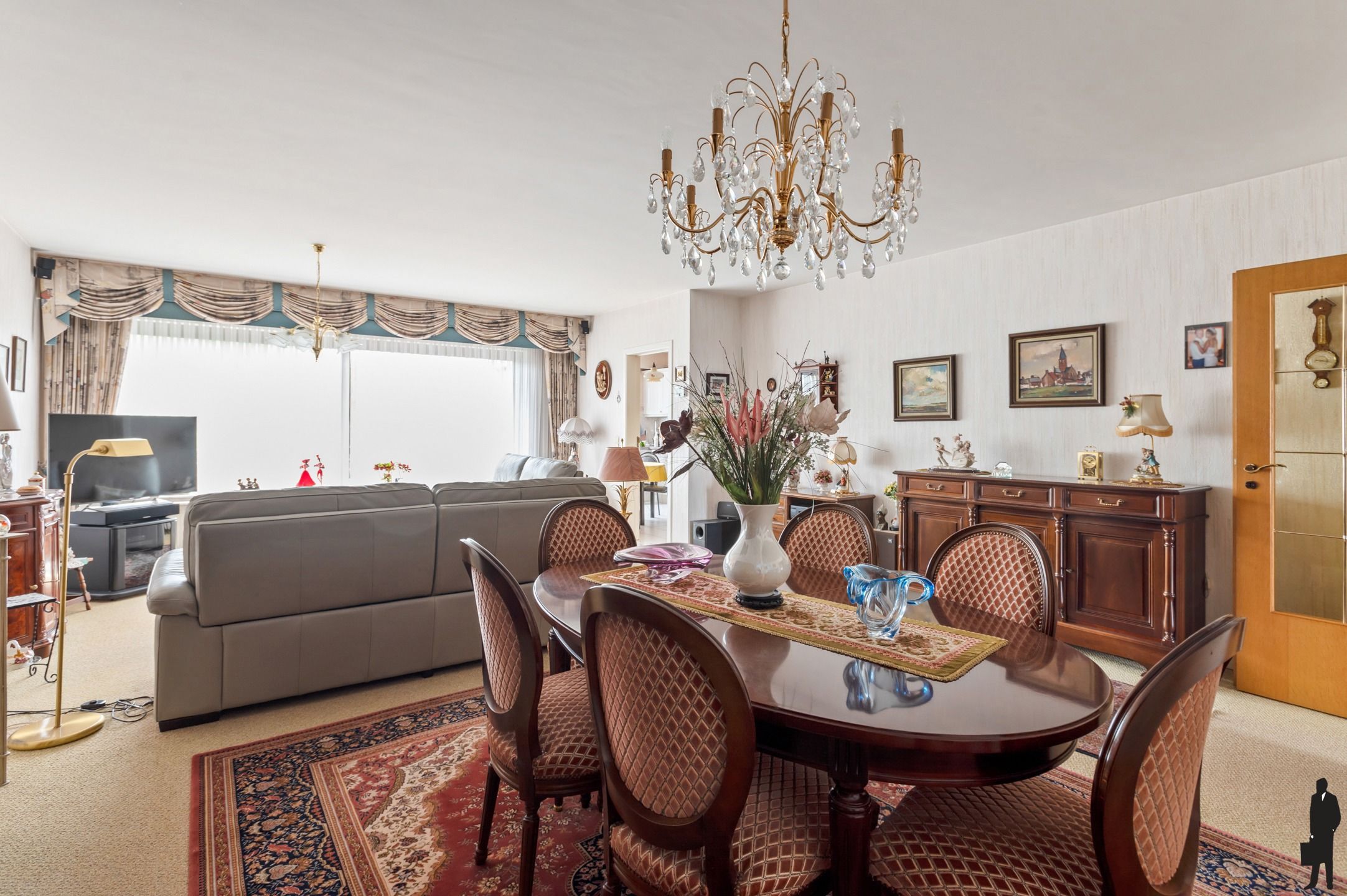 Ruim 3 slaapkamer appartement met 2 terrassen. foto 9