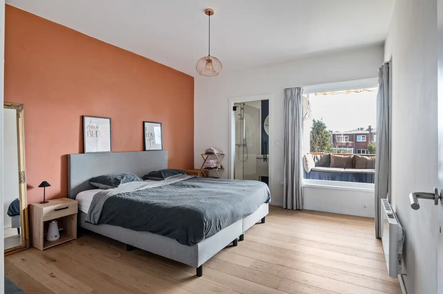 Charmant 2-slaapkamerappartement met terras in een rustige straat te Deurne foto 12