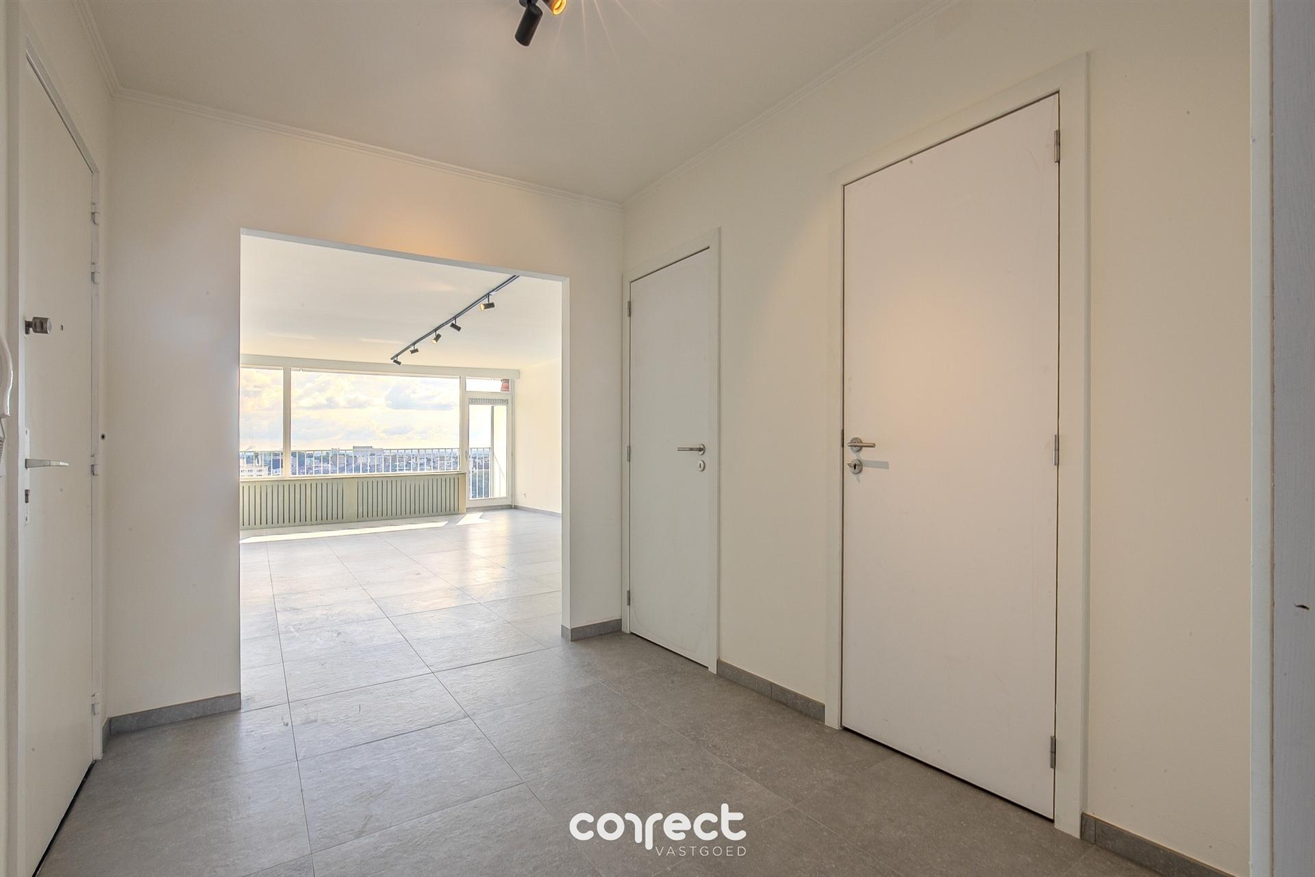 Gerenoveerd appartement met panoramisch zicht op Gent. foto 4