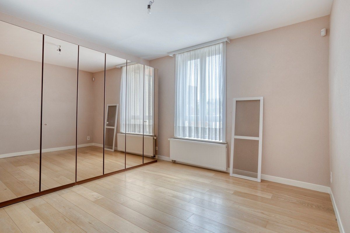 Ruim en gerenoveerd burgerwoning met stadstuin in het hart van Halle foto 12