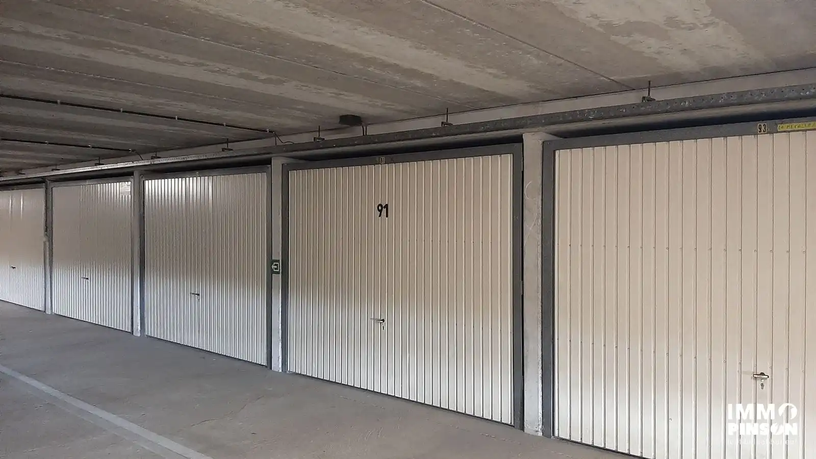 Garage onder de zeedijk foto 2