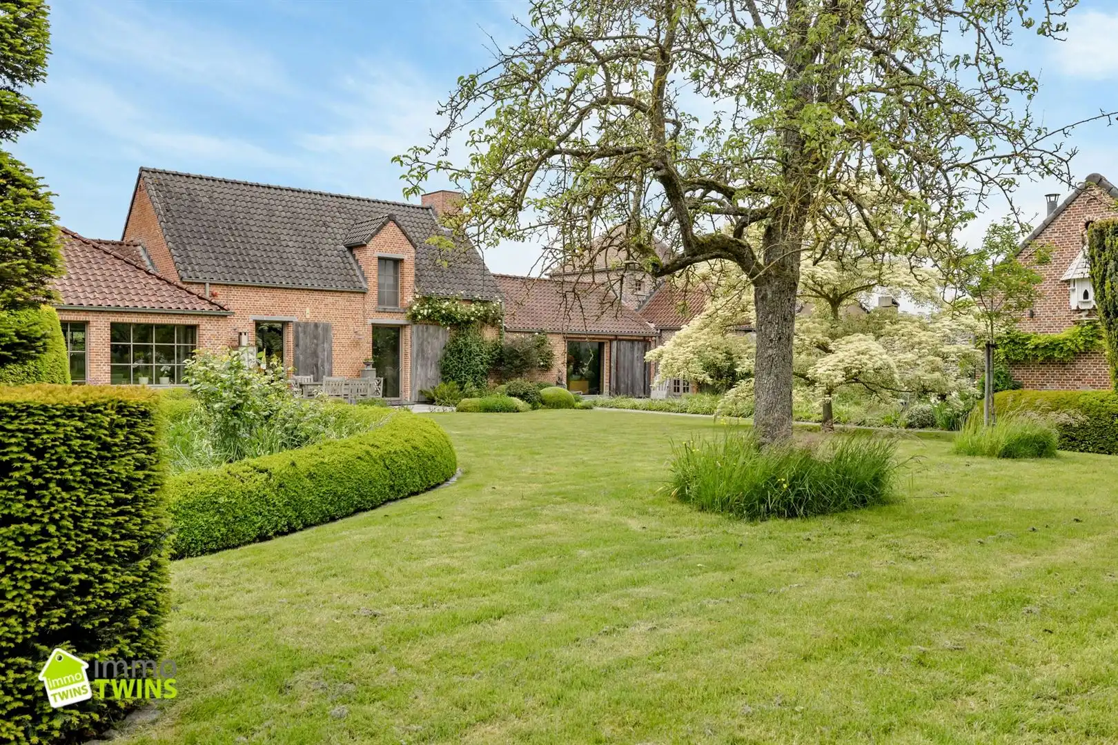 Exclusief wonen in de geliefde gerenoveerde Patershoeve te Buggenhout  foto 8