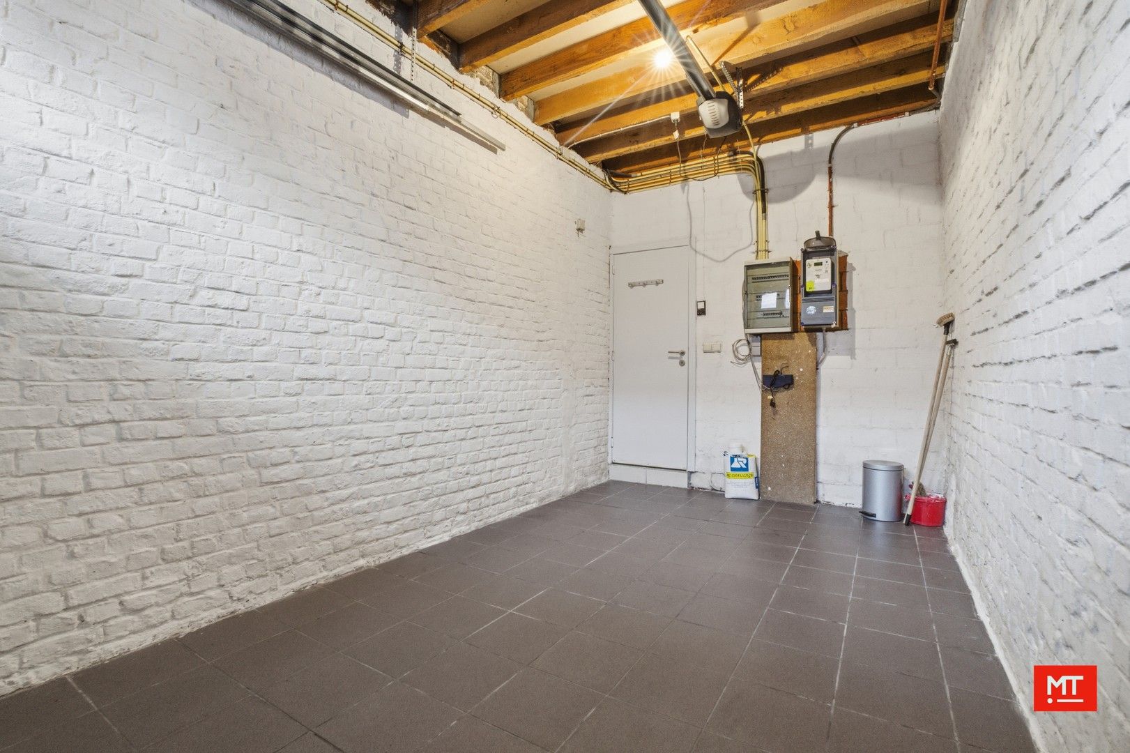 Instapklare woning met 3 à 4 slaapkamers, ZW-gerichte tuin en garage te koop in Moorslede foto 17