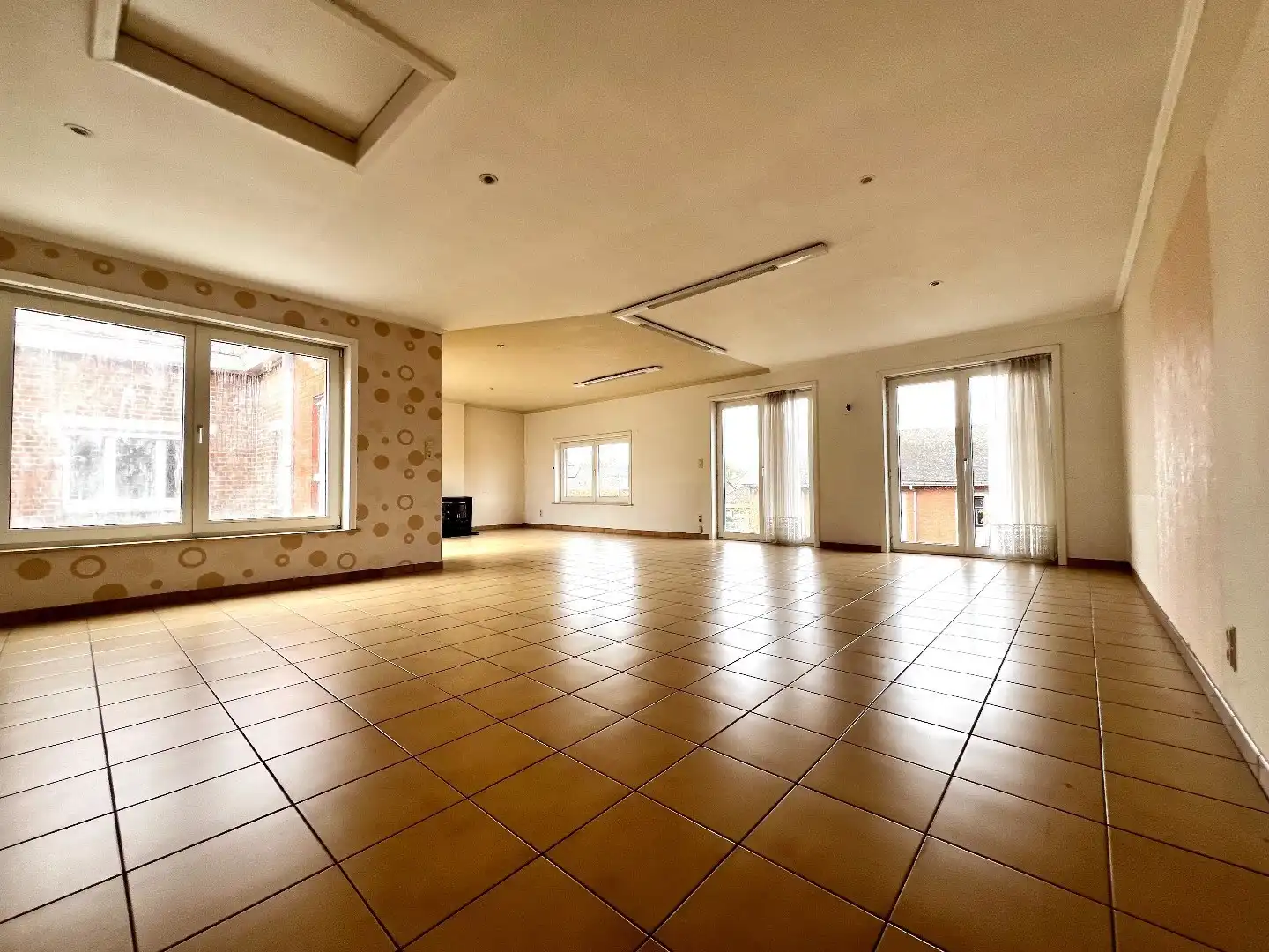 TE KOOP – Ruime eigendom met commerciële mogelijkheden in Zwevegem Vanafprijs: €150.000 foto 13