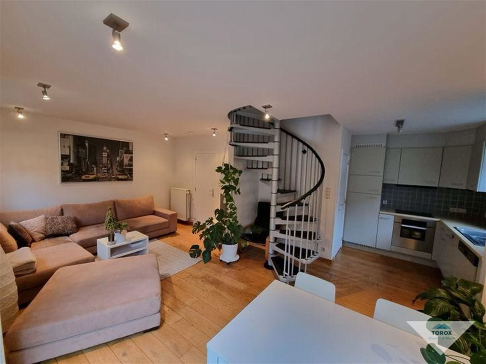 appartement foto {{pictureIndex}}