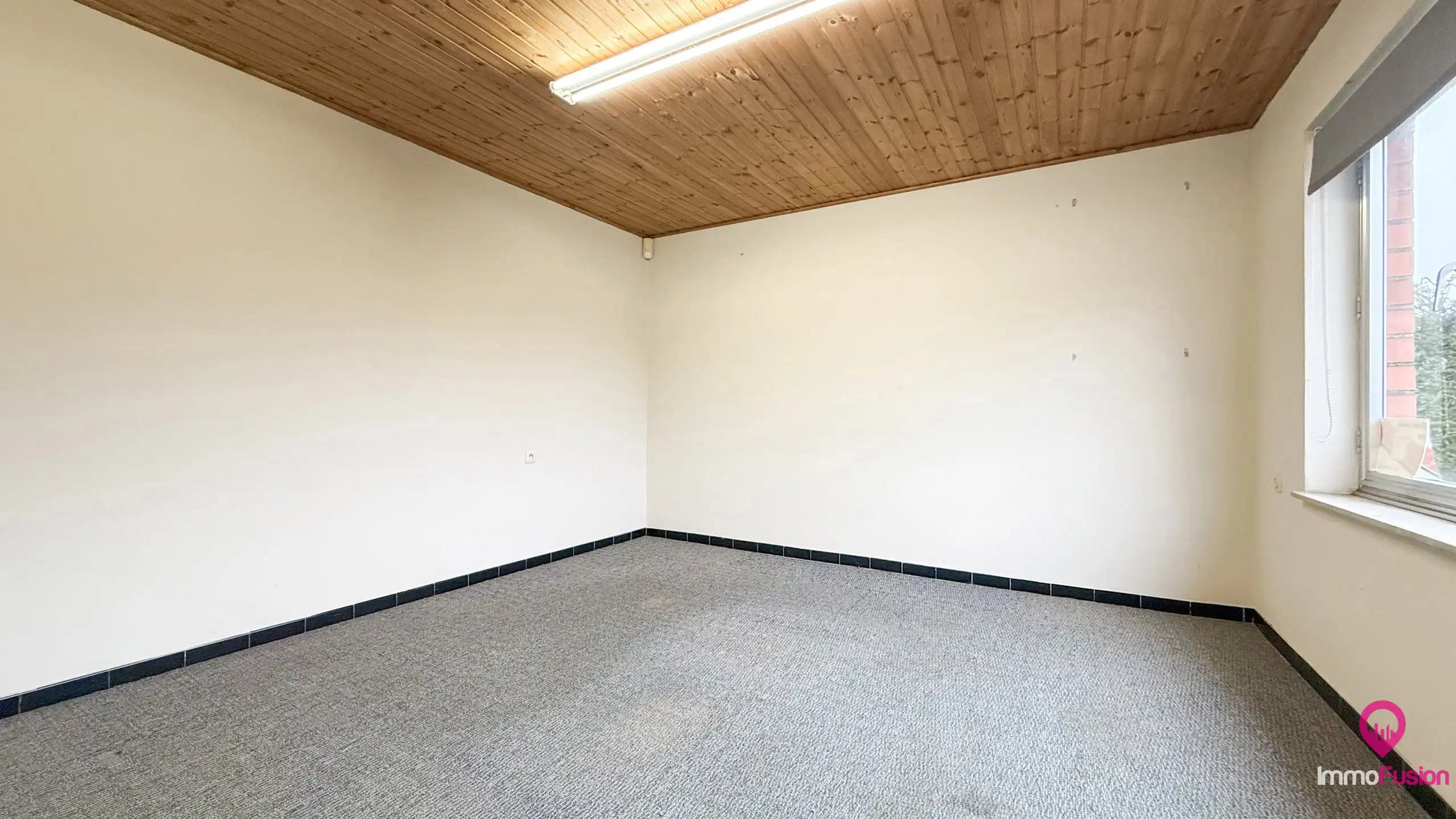 Magazijn met 4 aparte ruimtes en uitstekende bereikbaarheid! foto 28