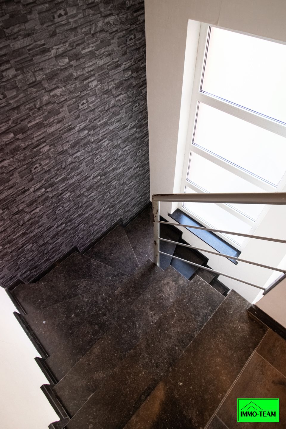 Halfopen gezinswoning met 3 ruime slaapkamers, EPC B foto 12