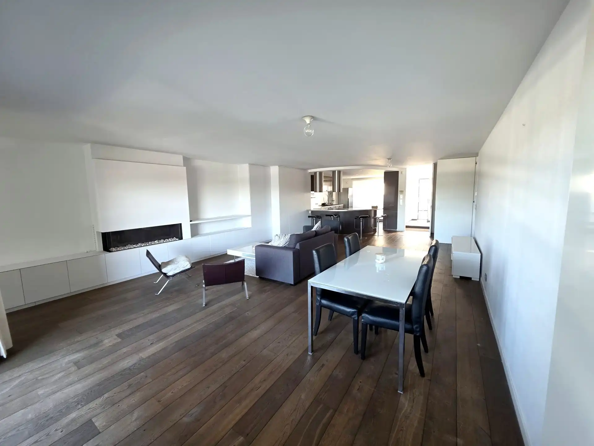 Stijlvol en lichtrijk appartement met twee terrassen en open uitzicht foto 4