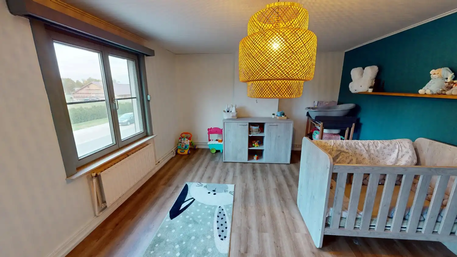 Gerenoveerde gezinswoning met 4 slaapkamers foto 8