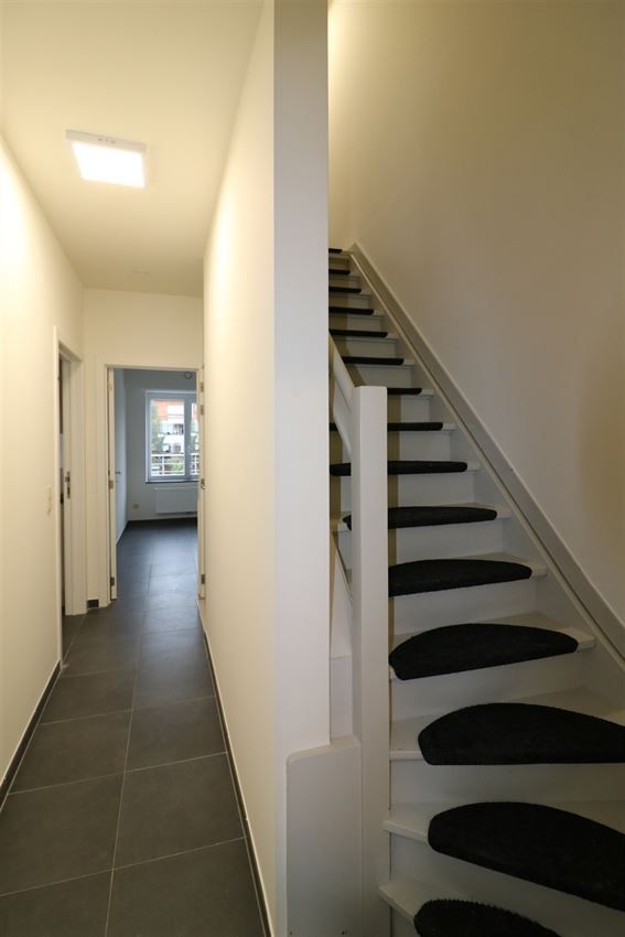 Duplex, 2 slpk. groot terras,n staanplaats, nabij station  foto 24