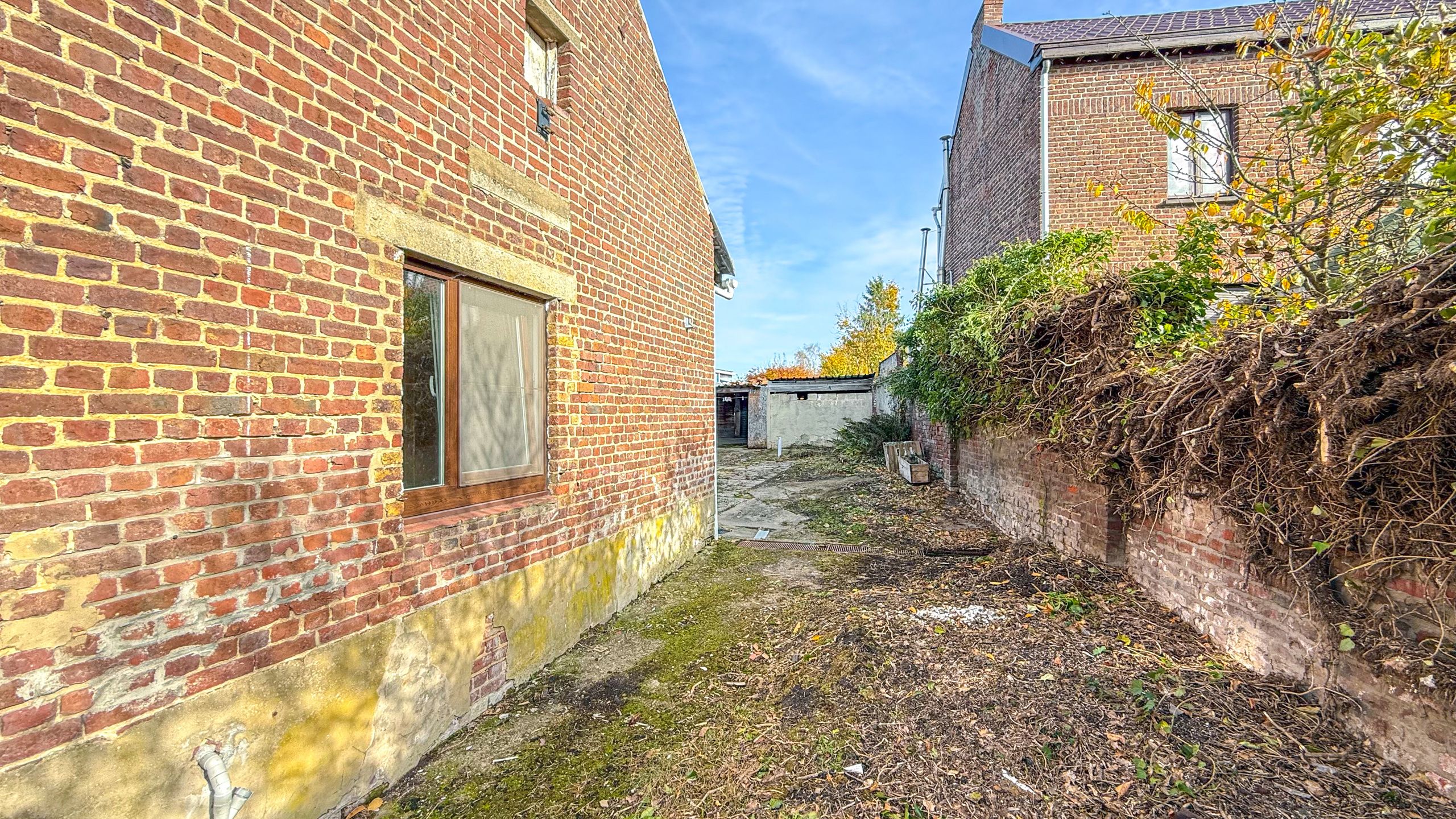 Te  renoveren HOB met veel mogelijkheden! foto 13